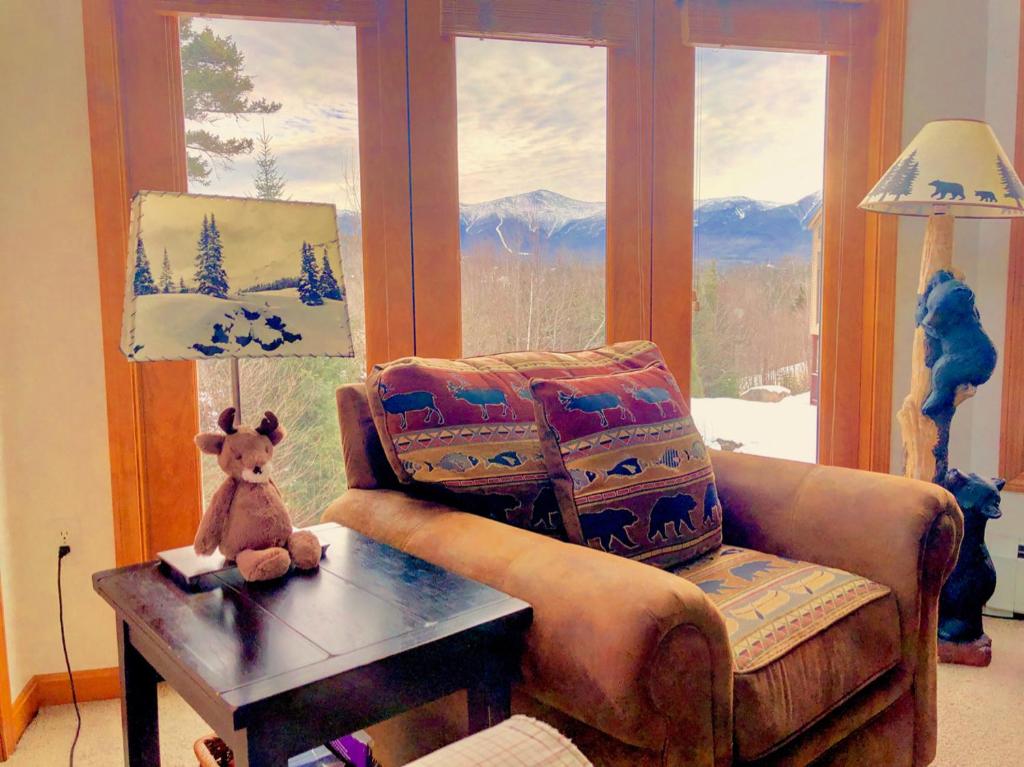 C6 Beautiful views from this Crawford Ridge Townhome a short walk from the slopes image