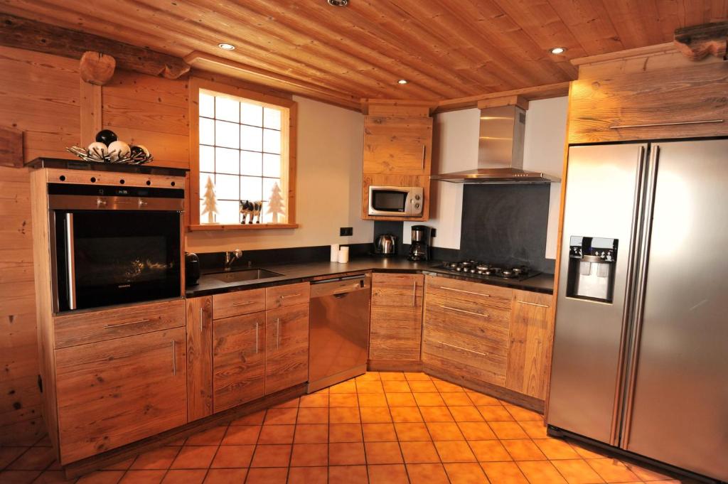 Chalet de 5 chambres avec terrasse amenagee et wifi a Champagny en Vanoise photo 1
