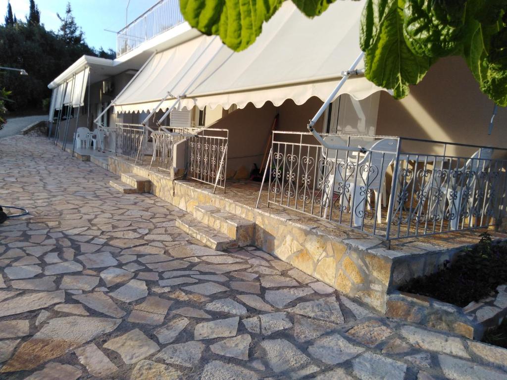 Akrothalassia photo 3