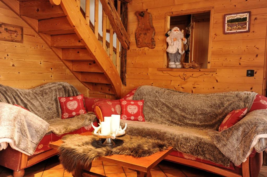 Chalet de 5 chambres avec terrasse amenagee et wifi a Champagny en Vanoise photo 3