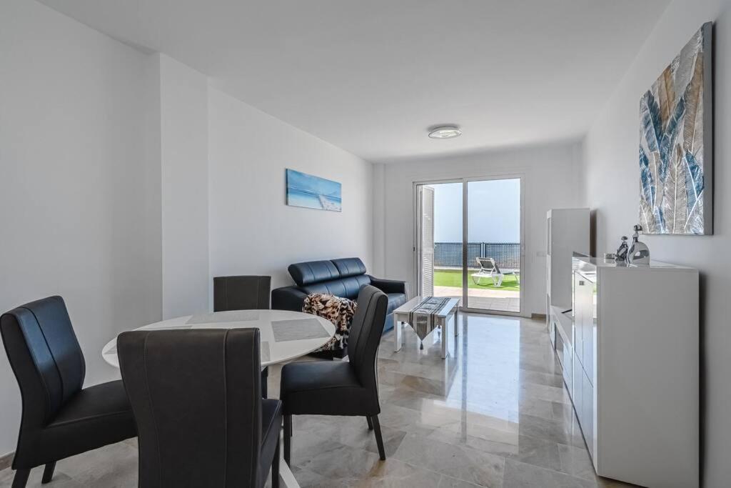 Ocean View Apartment in Arenas Negras PA05