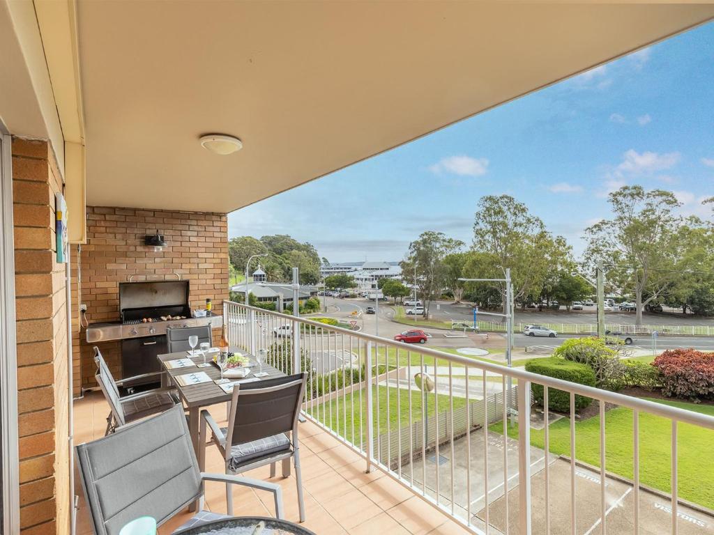 Teramby Court 10 in Nelson Bay CBD with water views and WI-FI photo 2
