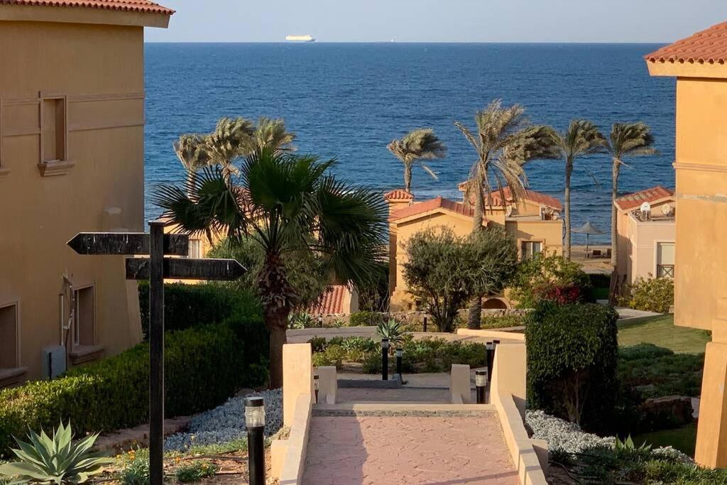 La Vista Topaz Sokhna - Garden Chalet with Jacuzzi & private entrance, on the Pool & near the beach photo 1