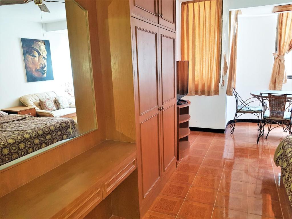 Thepthip Mansion Pattaya 5th floor studio apartment photo 4