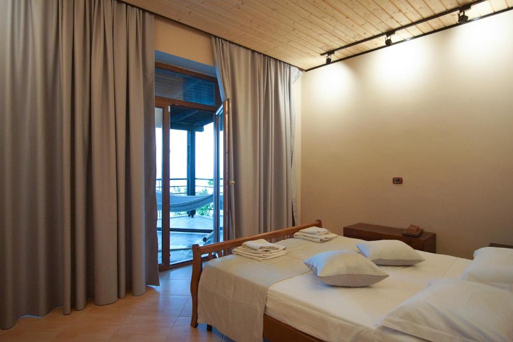 Seaside Duplex Stone Villa photo 4