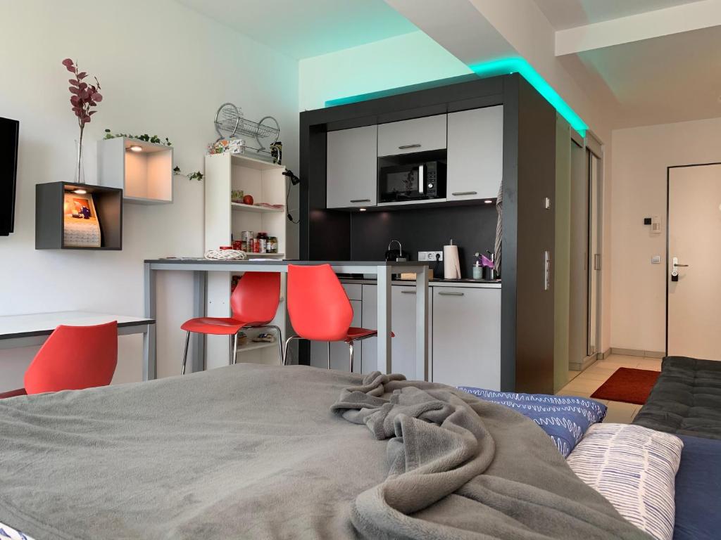 Exklusive Wohlfühloase by Rabe - Parkplatz & free Netflix & Coffee-Bar photo 3