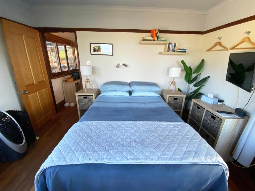 The Pool House - Crescent Head - stunning ocean views, pet friendly photo 3
