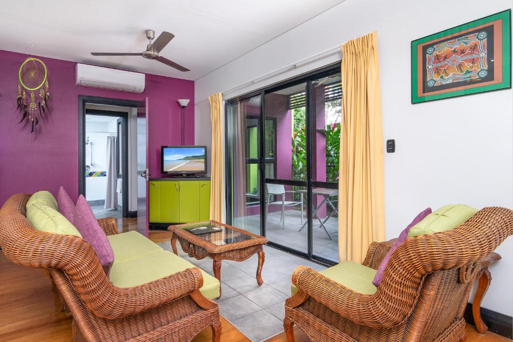 Dreamcatcher Beachsides Apartments - Tap to explore photos