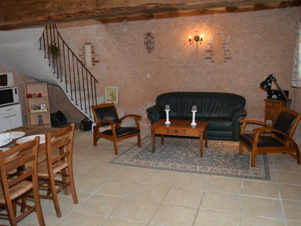Gîte Nazelles-Négron, 3 pièces, 3 personnes - FR-1-381-7 photo 2