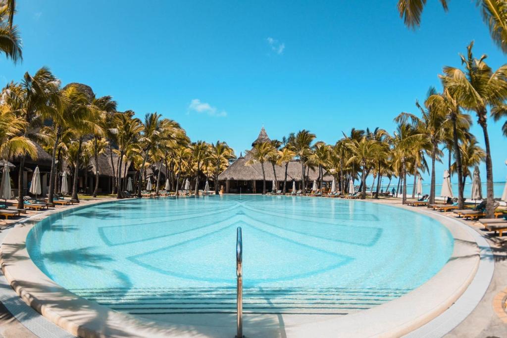 Paradis Beachcomber Golf Resort & Spa - Tap to explore photos