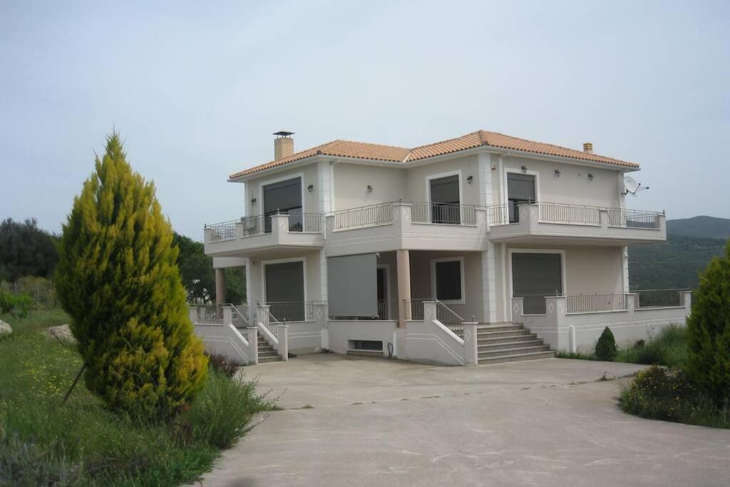 Kyparrisia, Pelloponese Villa with Mountain and Sea Views