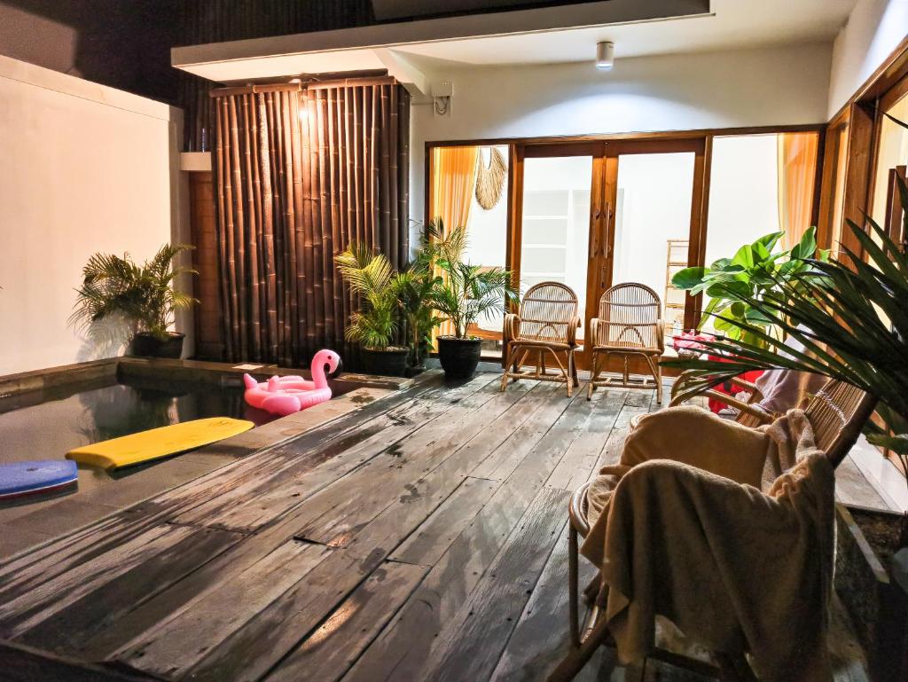 Watukarung Prapto Homestay - Tap to explore photos
