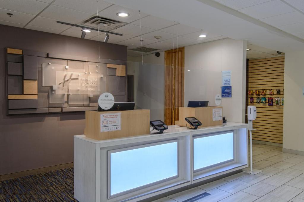Holiday Inn Express & Suites Corpus Christi, an IHG Hotel photo 3