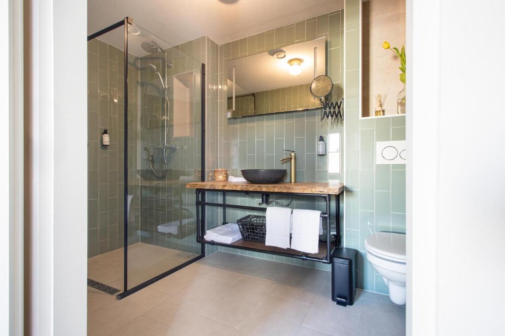 Boutique Hotel Enkhuizen - Tap to explore photos