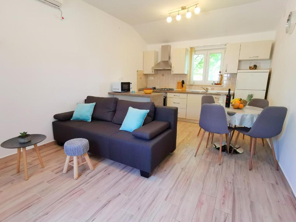 Holiday House Nela photo 3