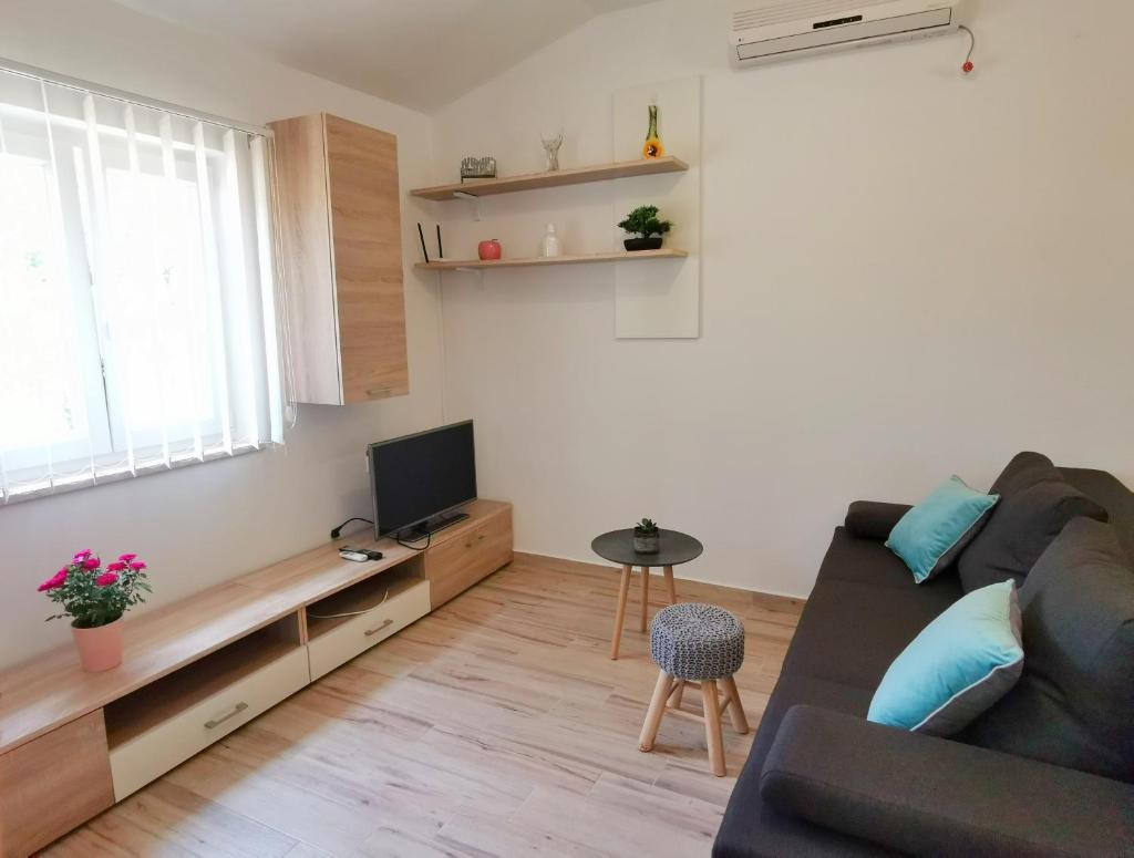 Holiday House Nela photo 4