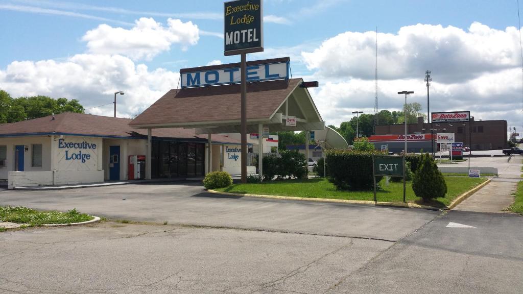 Executive Lodge image