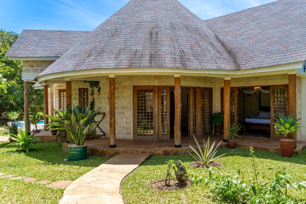 private pool cottage diani beach photo 1
