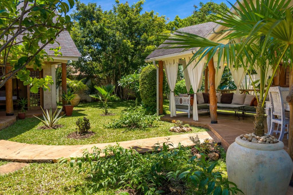 private pool cottage diani beach photo 3