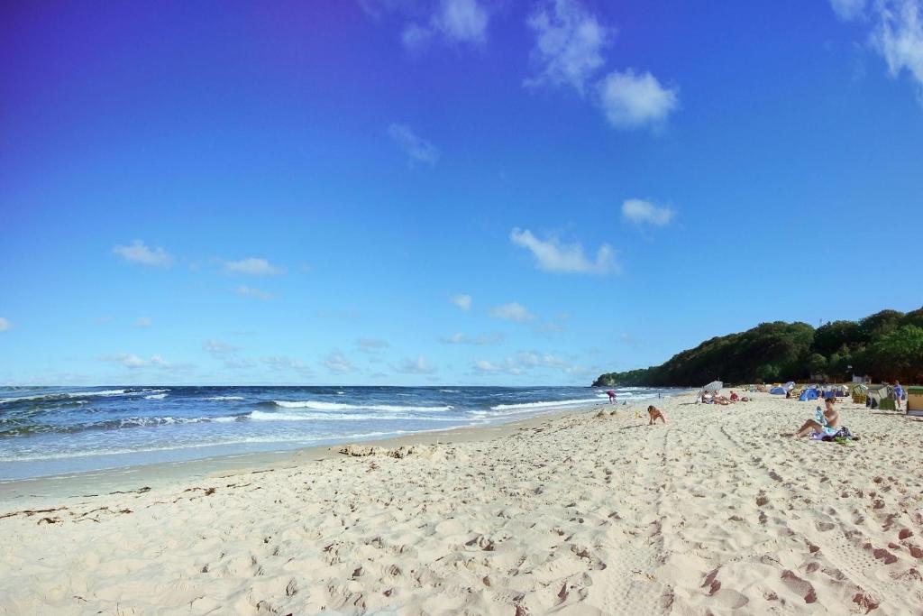 Ruegen-Beach-House-Haus-Schostek photo 4