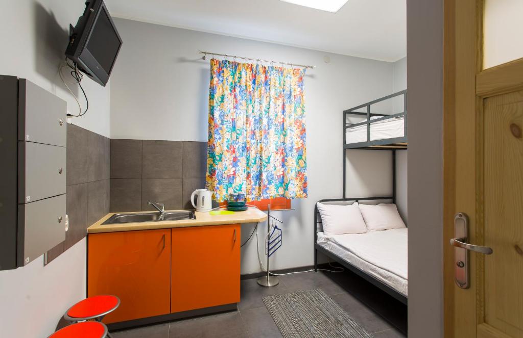 Трехместный (Трехместный номер с собственной ванной комнатой), Hostel Siennicka