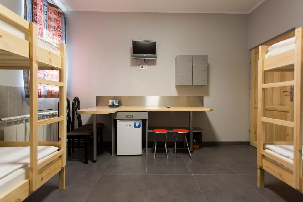 Четырехместный (Четырехместный номер с общей ванной комнатой), Hostel Siennicka
