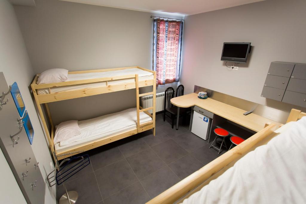 Четырехместный (Четырехместный номер с общей ванной комнатой), Hostel Siennicka