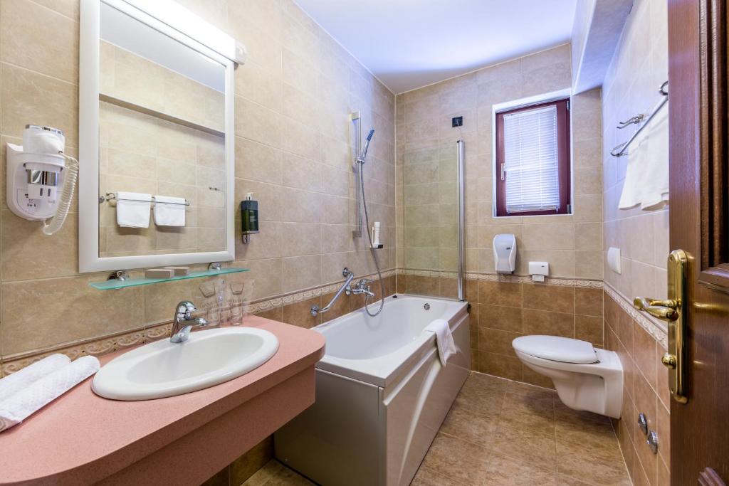 Hotel Bitoraj Fužine photo 2