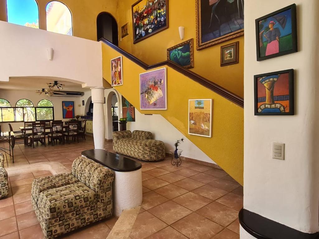 Casa del Arte, a luxury beachfront villa with private pool photo 4