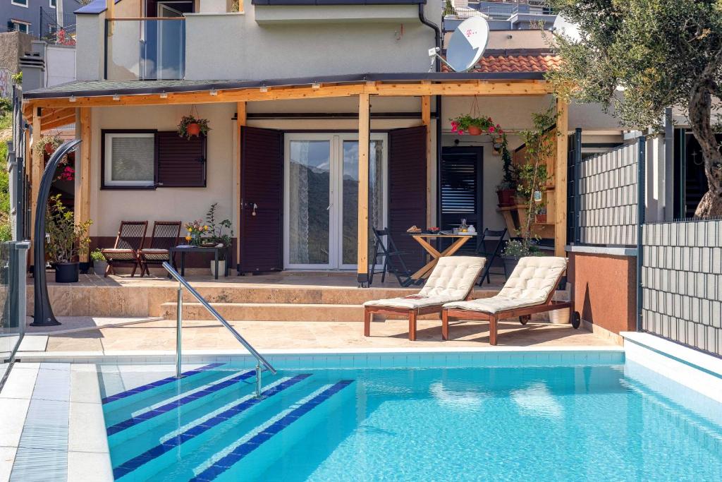 NORMABEL relaxing villa with heated pool and sauna photo 3
