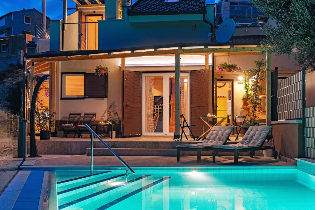 NORMABEL relaxing villa with heated pool and sauna photo 4