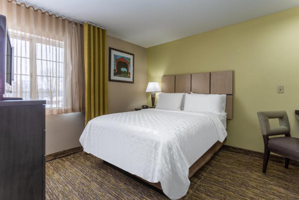 Candlewood Suites South Bend Airport, an IHG Hotel photo 4
