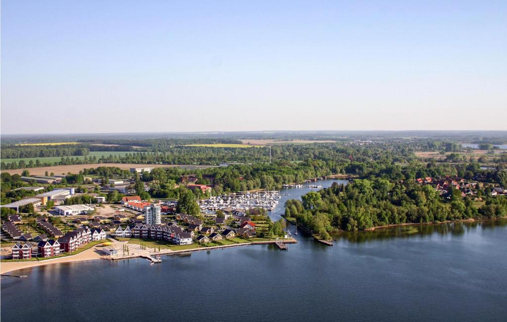 Beautiful Home In Rechlin With 2 Bedrooms, Sauna And Wifi photo 2