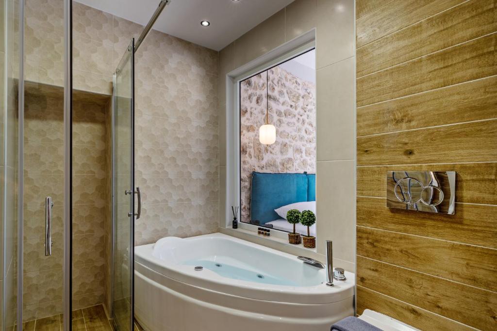 Erotokritos City Luxury Suites photo 2