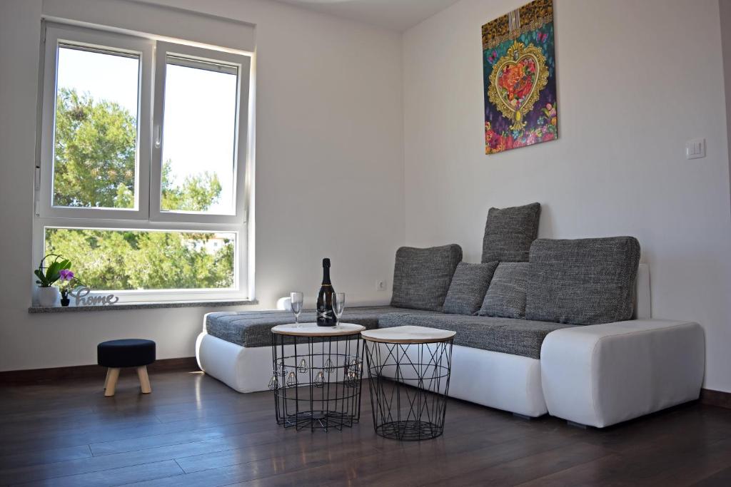 Apartment SUMMER BREEZE photo 1
