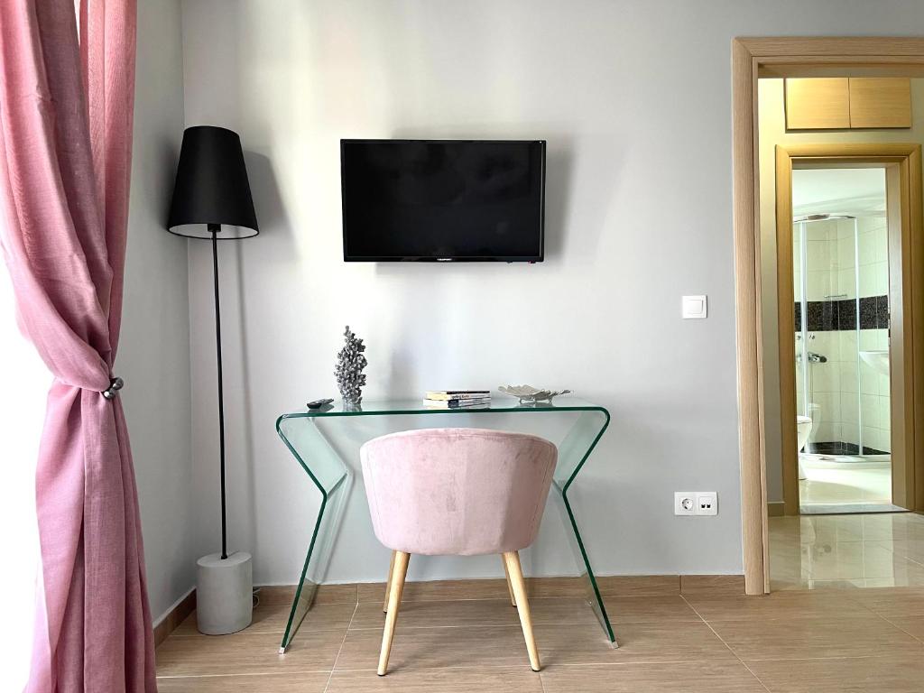 Сьюит (Полулюкс Делюкс), Melenia Suites