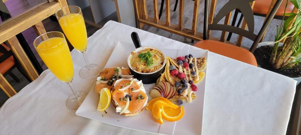 Orange Bistro photo 2