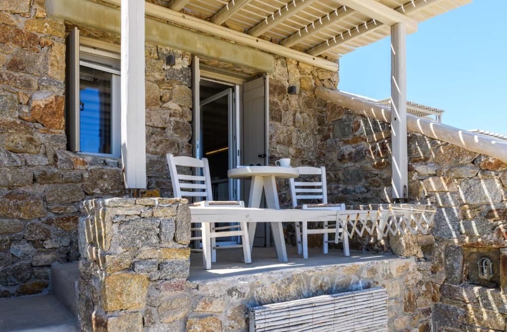 Ultramare Superior Suites with Seaview - Tap to explore photos