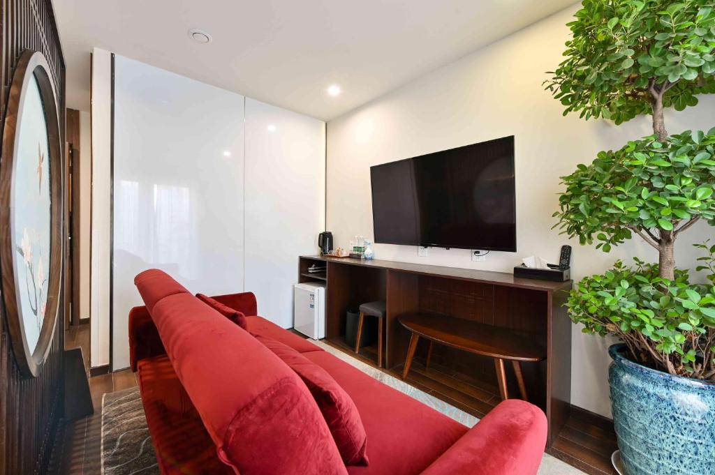 Семейный (Sunshine Balcony Family Room), Xiao Yuan Alley Courtyard Hotel