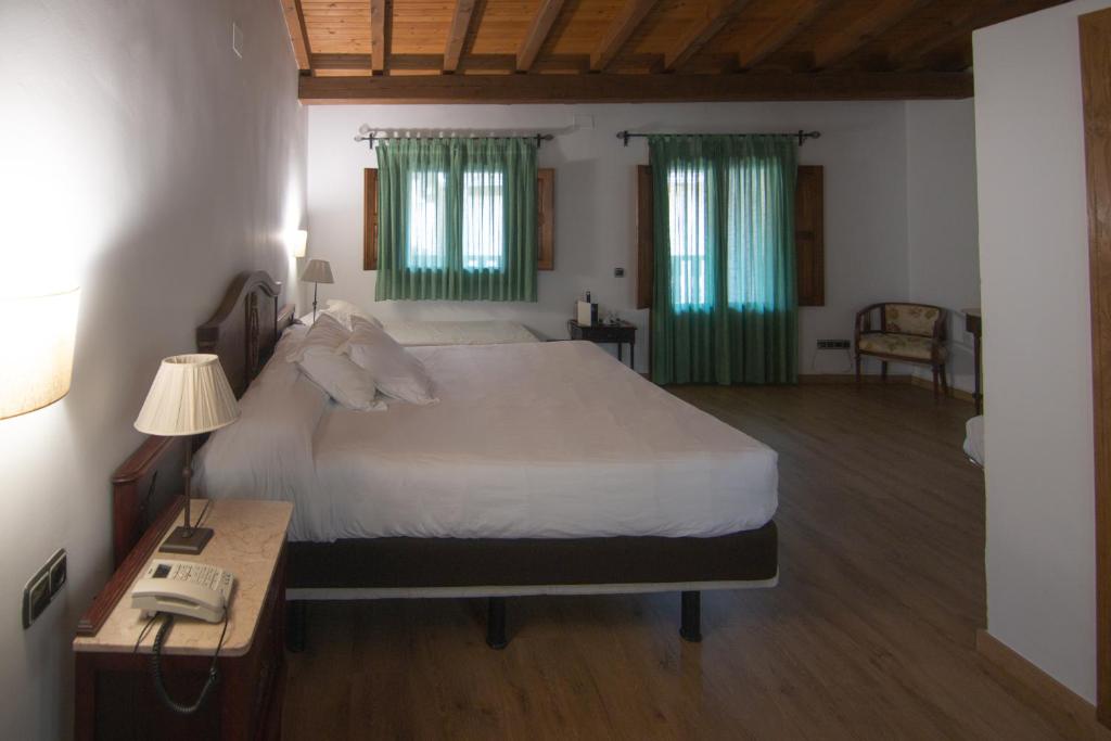 Hotel Rural Abadía de Yuste photo 3