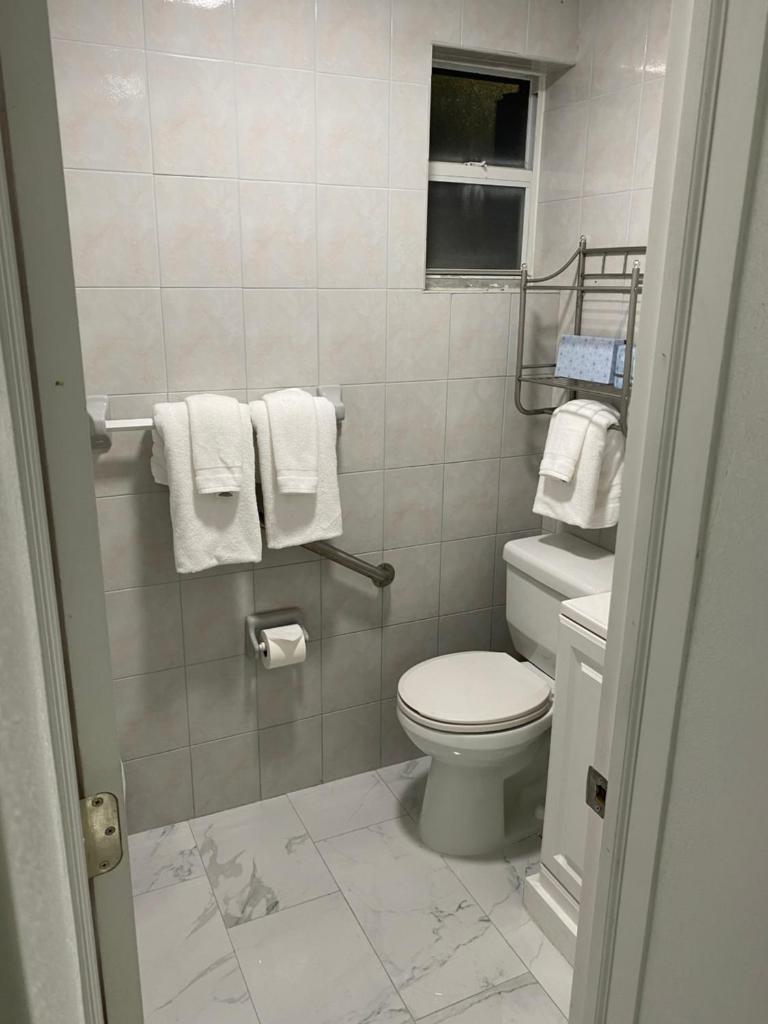 Edgewater Lodge photo 3