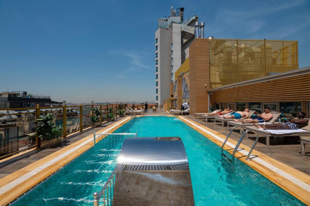 Ramada By Wyndham Istanbul Pera Taksim photo 1