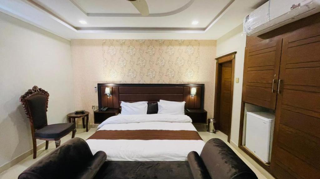 Golden Sand Hotel Rahim Yar Khan photo 3