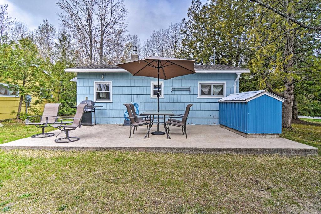 Nestle by Lake Charlevoix Cottage Pets Welcome! photo 1