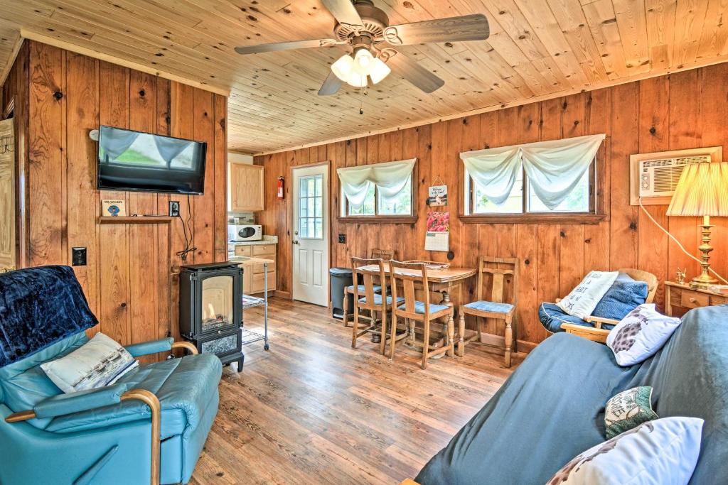 Nestle by Lake Charlevoix Cottage Pets Welcome! photo 3