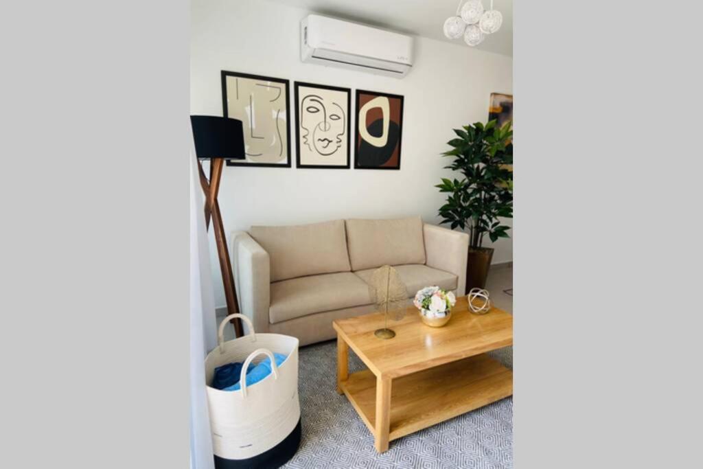 Modern Decor Apartment near ocean photo 1