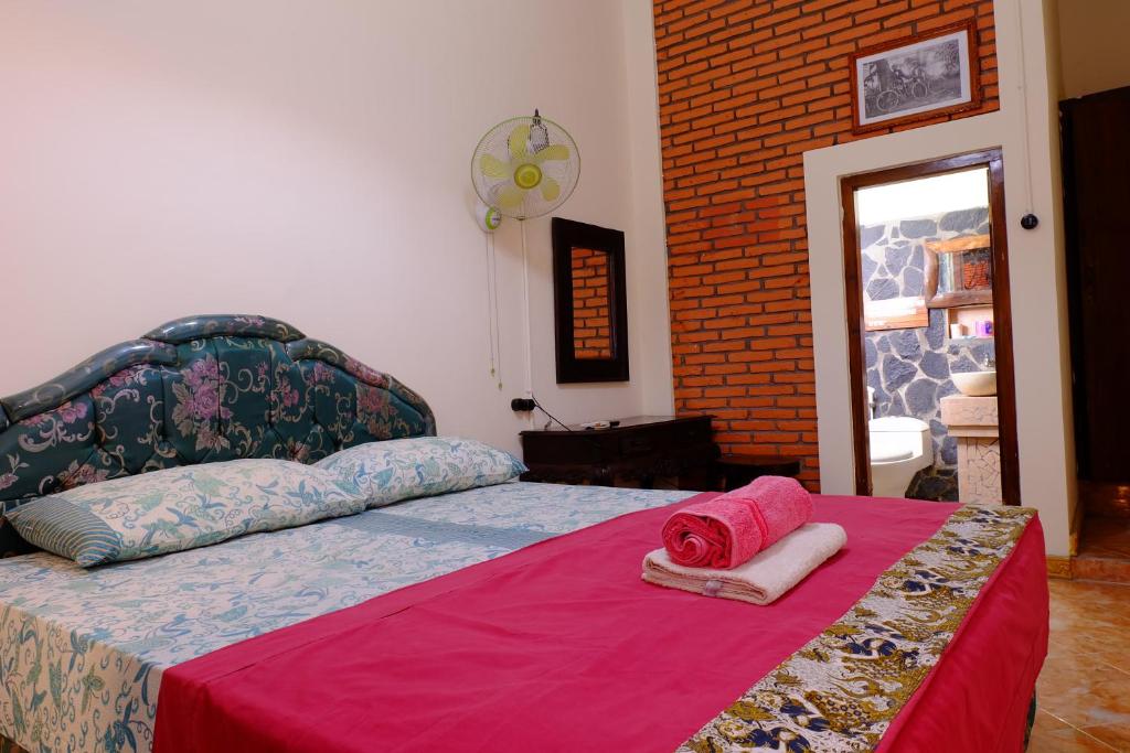 Kampoeng Djawa Guesthouse - Tap to explore photos