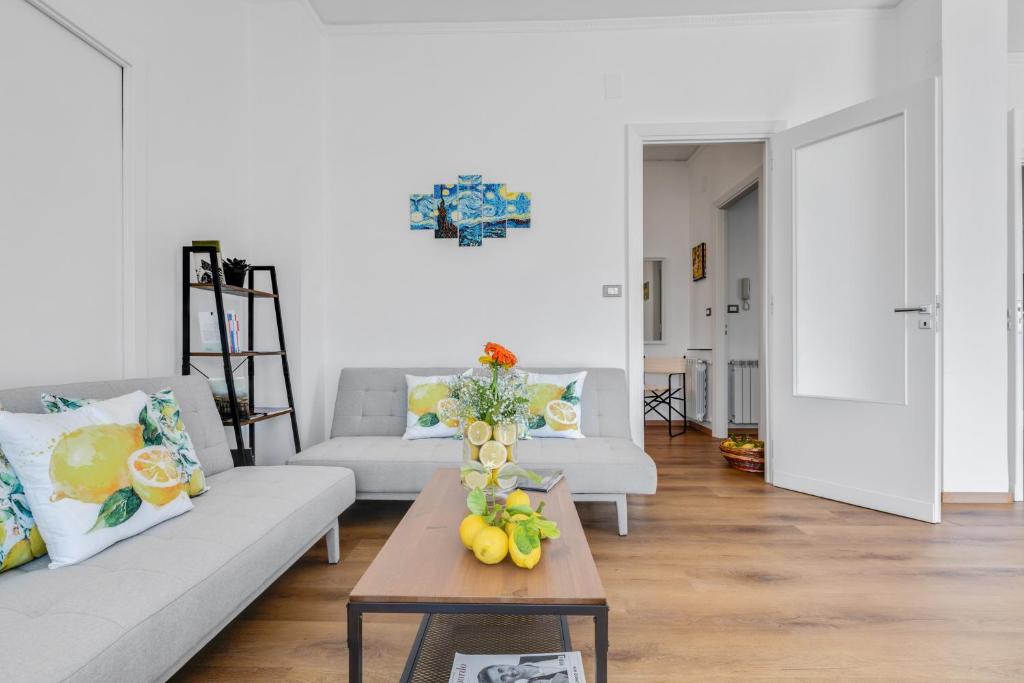 Residenza dei Poeti - Roomy and Modern Flat photo 3