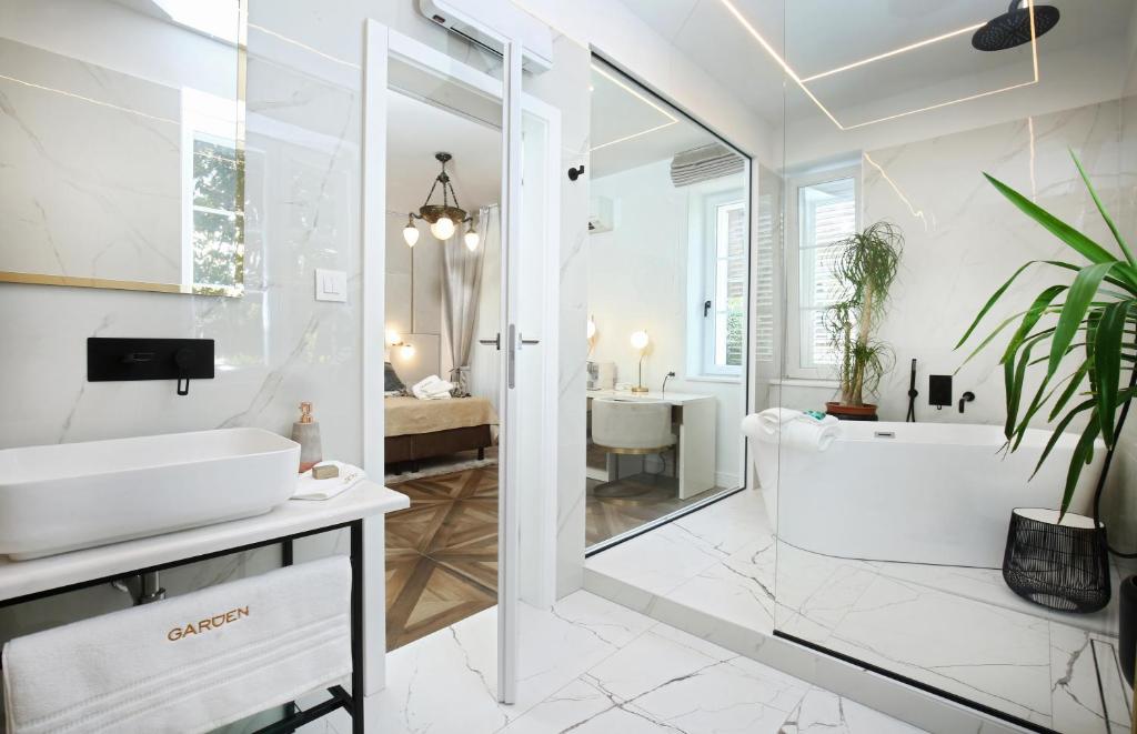 Garden Luxury Room photo 1