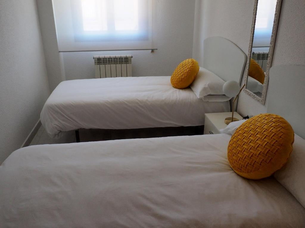 Apartamento Turístico Duero Niño - Tap to explore photos